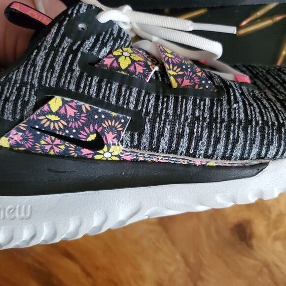 Nike shoes size 9 - Picture 11 of 11